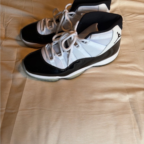 Air Jordan 11 Concord main image 7
